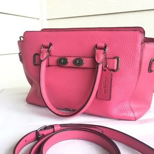 💐 Coach Blake Carryall